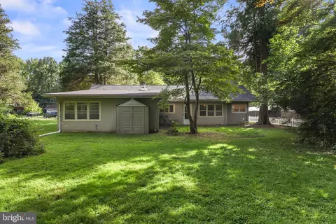 20 Farm Ln, Roosevelt, NJ 08555