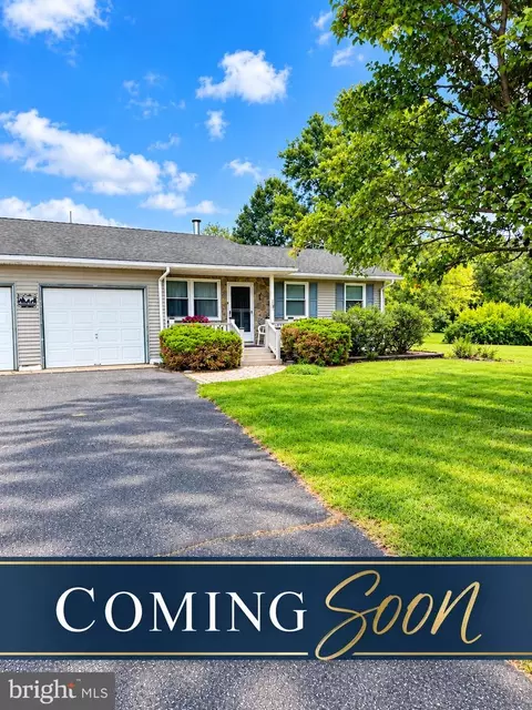 32 Arneytwn Hornerstwn Rd, Cream Ridge, NJ 08514