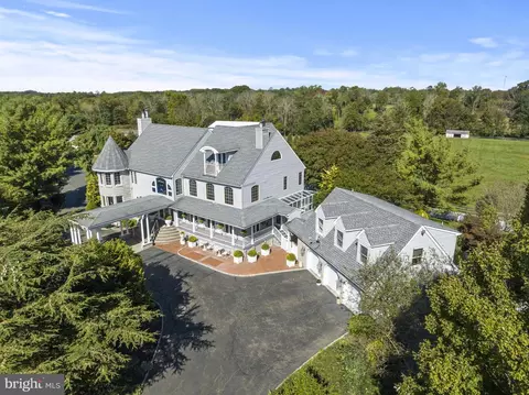 18 School House Rd, Cream Ridge, NJ 08514