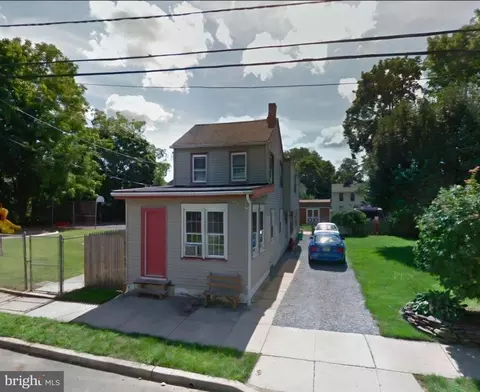 26 Pearl St, Allentown, NJ 08501
