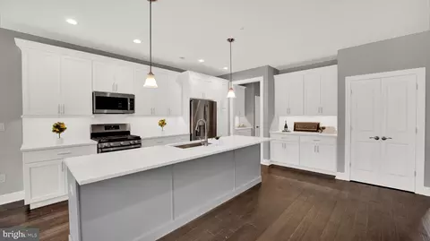 44 Riverwalk, Plainsboro, NJ 08536