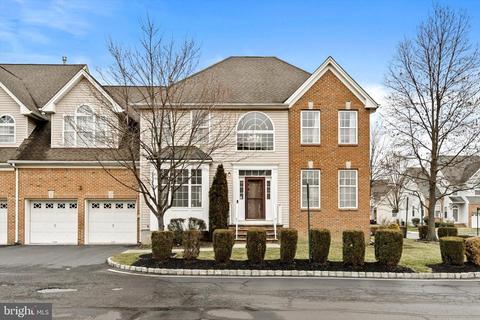 701 Heron Ct, North Brunswick, NJ 08902
