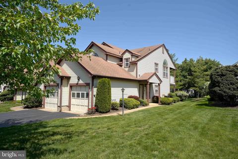 3 Edinburgh Dr # c, Monroe Township, NJ 08831