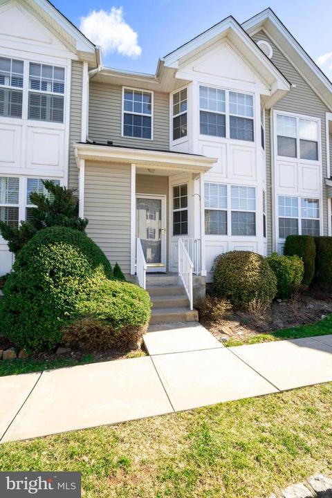 810 Blossom Cir, Dayton, NJ 08810