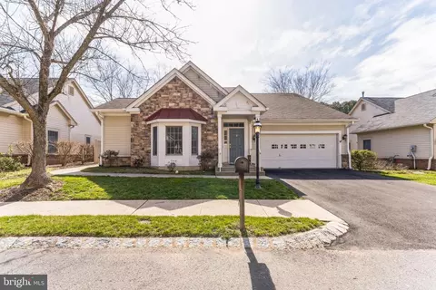3 Birchwood Ct, Princeton, NJ 08540