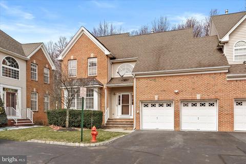 708 Heron Ct, North Brunswick, NJ 08902