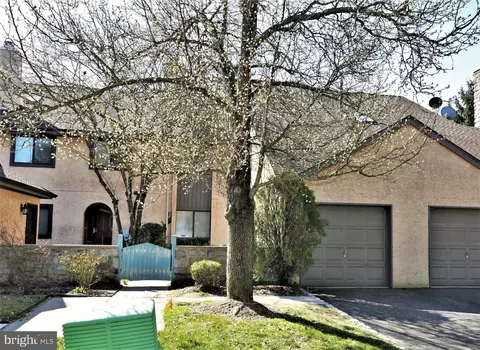 32 Ashford Dr, Plainsboro, NJ 08536