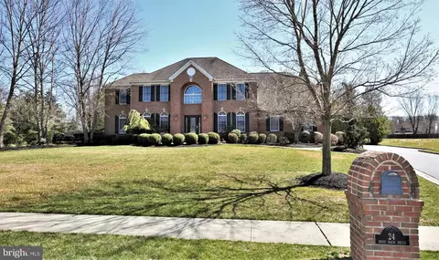 24 Renk Farm Dr, Monmouth Junction, NJ 08852