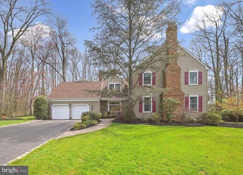 5 Larson Ct, North Brunswick, NJ 08902