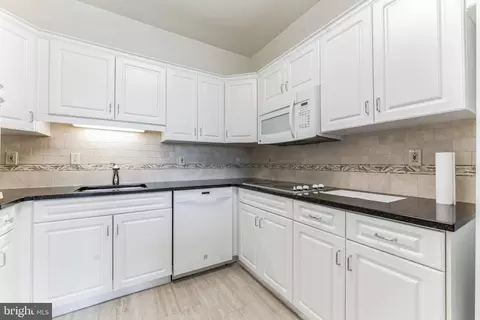 2125 Windrow Dr, Princeton, NJ 08540