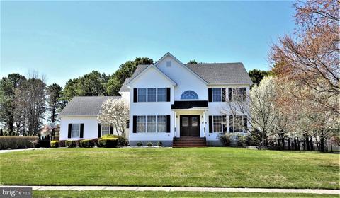 12 Robin Ln, Monroe Township, NJ 08831