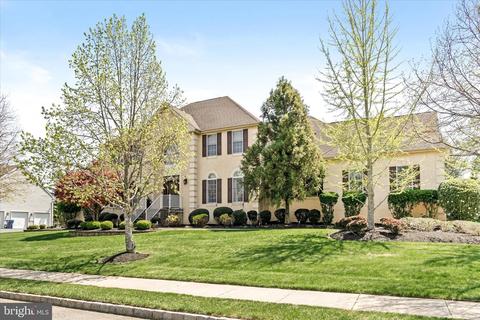 54 Woodland Dr, Plainsboro, NJ 08536