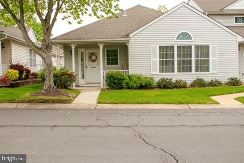 292 Waxwing Dr, Monroe Township, NJ 08831