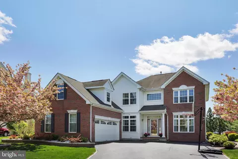 45 Birch Dr, Plainsboro, NJ 08536