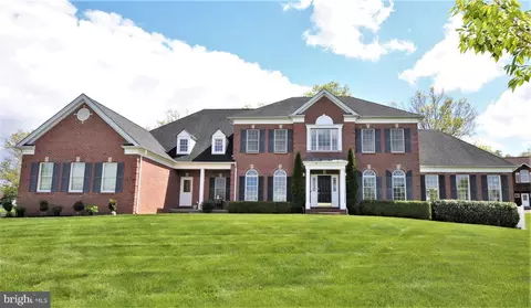 6 Windhaven Ct, Monroe Township, NJ 08831