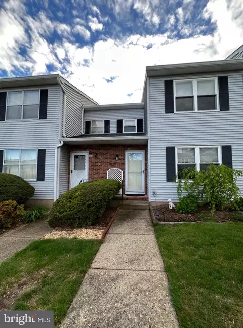 108 Brookview Cir #195, Jamesburg, NJ 08831