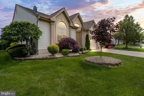 19 Stonewyck Pl, Monroe Township, NJ 08831