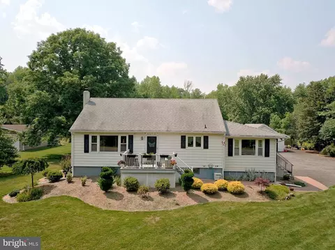 129 Fresh Ponds Rd, Monroe Township, NJ 08831