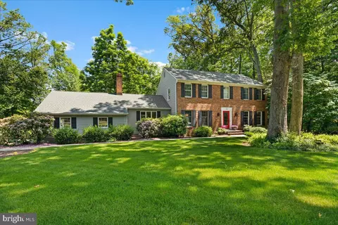 20 Beechtree Ln, Plainsboro, NJ 08536