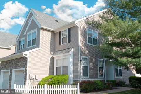 306 Dahlia Cir, Dayton, NJ 08810