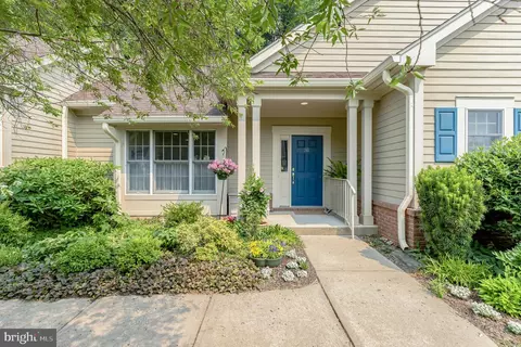 31 Hedge Row Rd, Princeton, NJ 08540