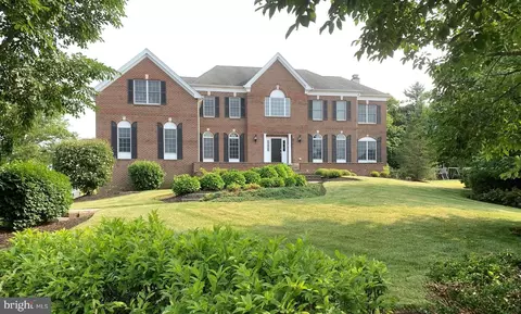 4 Windhaven Ct, Monroe Township, NJ 08831