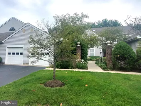 1 Melborn Dr # h, Monroe Township, NJ 08831