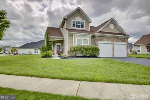 114 Cobblestone Blvd, Monroe Township, NJ 08831