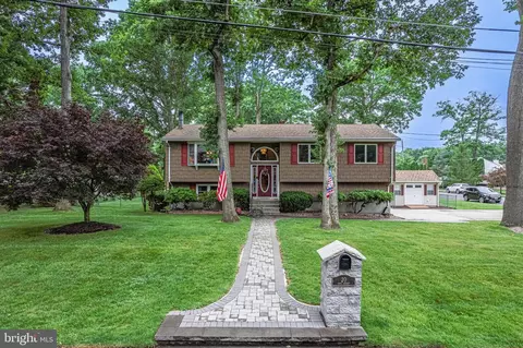 20 13th St, Monroe Township, NJ 08831