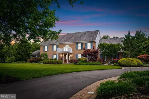 3 Pollack Ct, Cranbury, NJ 08512