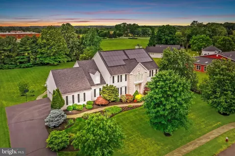 1 Blossom Hill Dr, Plainsboro, NJ 08536