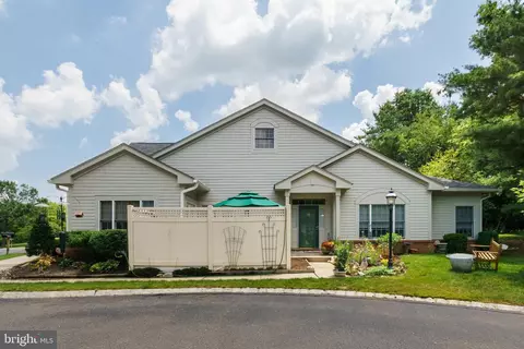 10 Conifer Ct, Princeton, NJ 08540