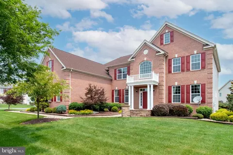 1 Monet Ct, Monmouth Junction, NJ 08852