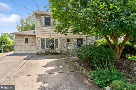 972 Grissom Ave, North Brunswick, NJ 08902