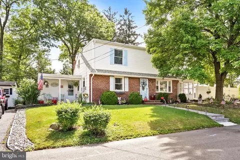 2 Columbia Ave, Colonia, NJ 07067