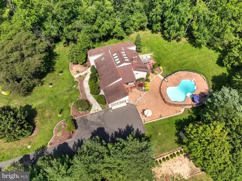106 N Bergen Mills Rd, Monroe Township, NJ 08831
