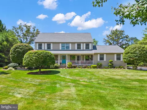 19 Ashley Ct, Monroe Township, NJ 08831