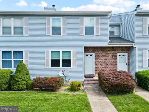 30 Peachtree Ln, Monroe Township, NJ 08831