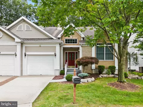 33 Cameron Ct, Monroe Township, NJ 08831