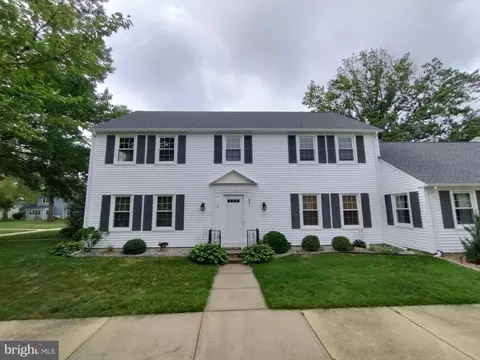 65 Amherst Ln # -O, Monroe Township, NJ 08831