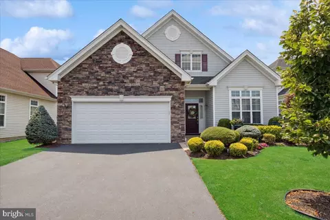 248 Diamond Spring Dr, Monroe Township, NJ 08831