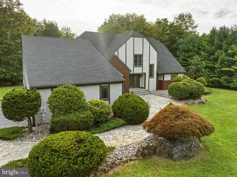 12 N Disbrow Hill Rd, Monroe Township, NJ 08831