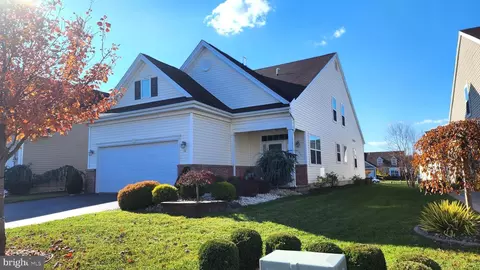 18 Constitution Dr, Monroe Township, NJ 08831