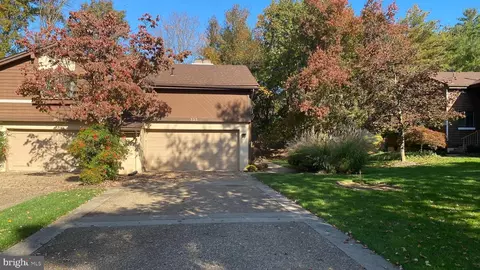 333 Sayre Dr, Princeton, NJ 08540