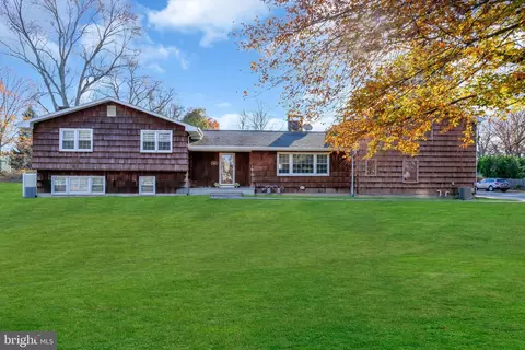 116 Grovers Mill Rd, Plainsboro, NJ 08536