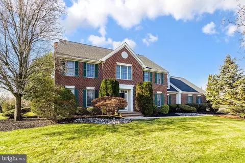 2 Alfalfa Cir, Plainsboro, NJ 08536