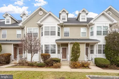 1107 Blossom Cir, Dayton, NJ 08810
