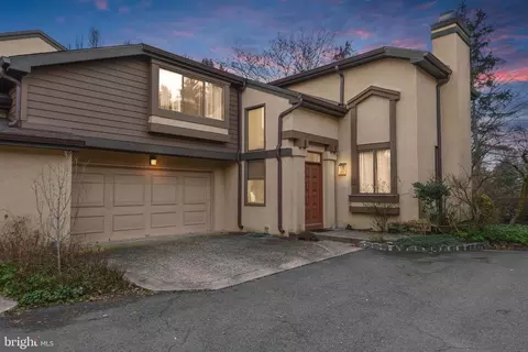 104 Sayre Dr, Princeton, NJ 08540