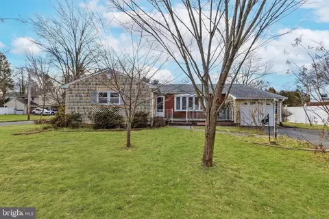 8 Mathison Pl, Milltown, NJ 08850