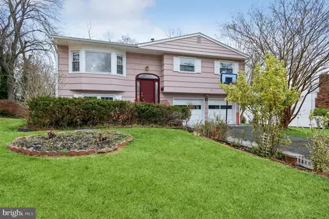 1 Bruce Rd, East Brunswick, NJ 08816